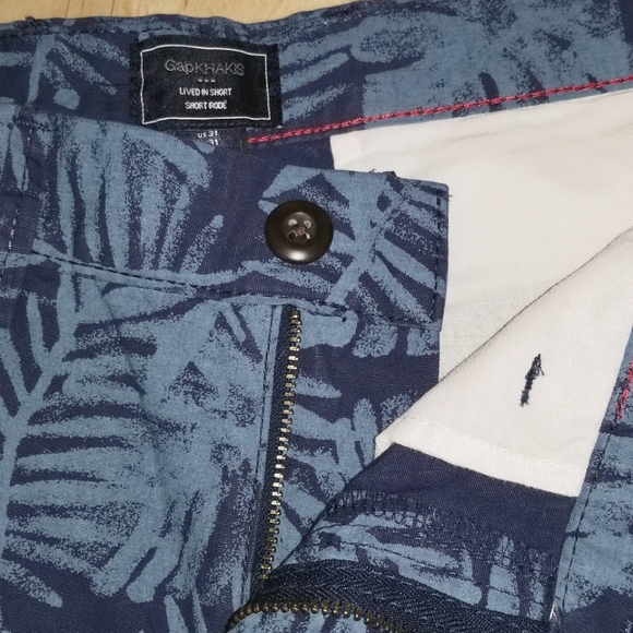 Men's: Gap KHAKIS Hawaiian Print Shorts - Picture 3 of 11